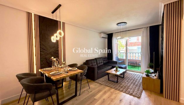 APPARTEMENT - Revente - TORREVIEJA -
                Playa del Cura