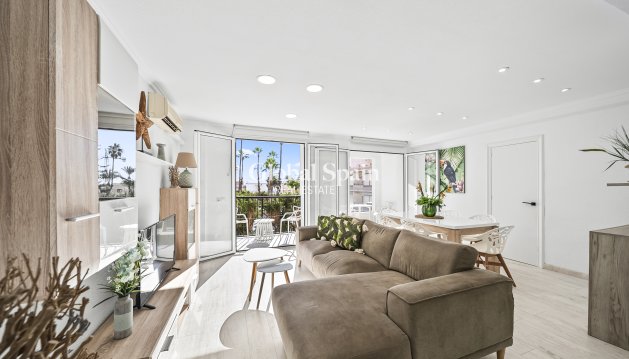 APPARTEMENT - Revente - TORREVIEJA -
                Puerto