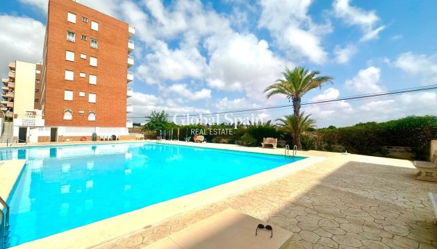 APPARTEMENT - Revente - TORREVIEJA -
                Punta Prima