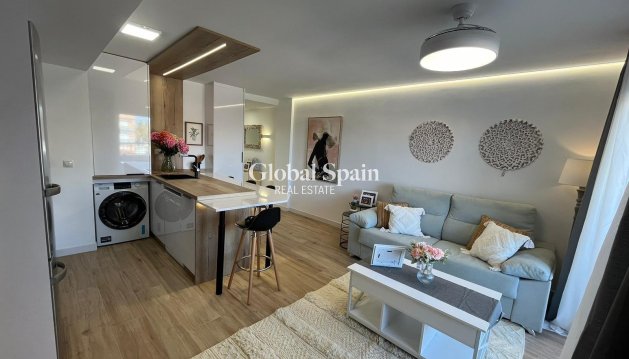 APPARTEMENT - Revente - TORREVIEJA -
                Punta Prima
