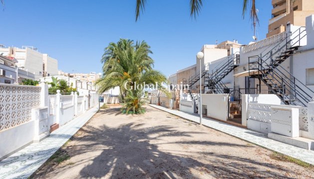 APPARTEMENT - Revente - TORREVIEJA -
                Torre del moro
