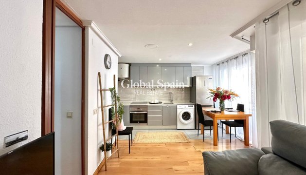 APPARTEMENT - Revente - TORREVIEJA -
                Torrevieja