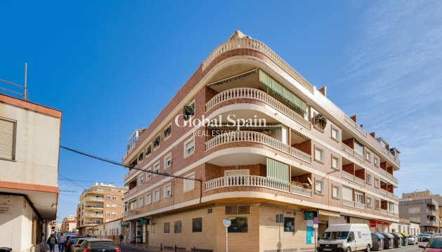 APPARTEMENT - Revente - TORREVIEJA -
                Torrevieja