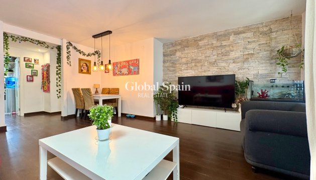 APPARTEMENT - Wederverkoop - DENIA -
                Center