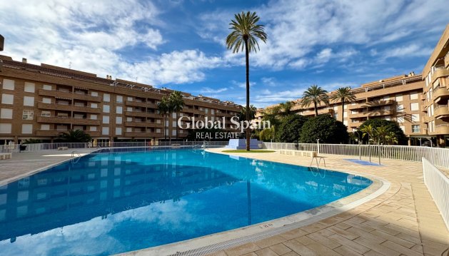 APPARTEMENT - Wederverkoop - DENIA -
                Port