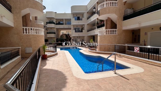 APPARTEMENT - Wederverkoop - JACARILLA -
                Jacarilla