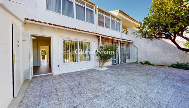APPARTEMENT - Wederverkoop - ORIHUELA COSTA -
                Costa Blanca
