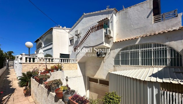 APPARTEMENT - Wederverkoop - ORIHUELA COSTA -
                Costa Blanca