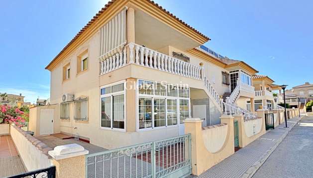 APPARTEMENT - Wederverkoop - ORIHUELA COSTA -
                Costa Blanca