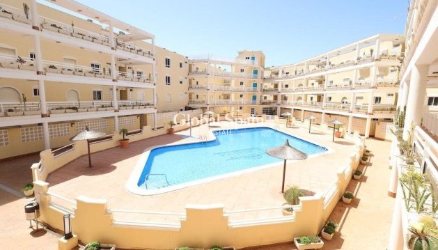 APPARTEMENT - Wederverkoop - ORIHUELA COSTA -
                Costa Blanca