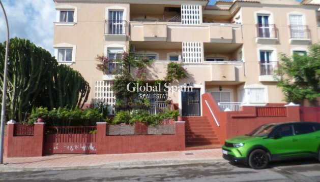 APPARTEMENT - Wederverkoop - ORIHUELA COSTA -
                Inland