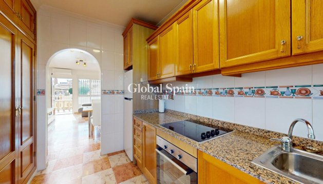 APPARTEMENT - Wederverkoop - ORIHUELA COSTA -
                La Zenia