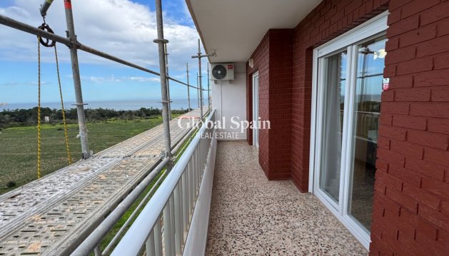 APPARTEMENT - Wederverkoop - ORIHUELA COSTA -
                Punta Prima