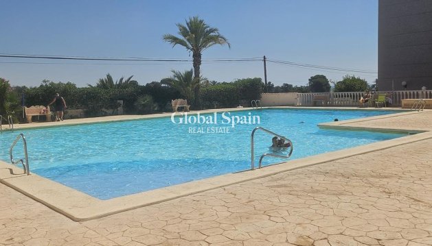 APPARTEMENT - Wederverkoop - ORIHUELA COSTA -
                Punta Prima