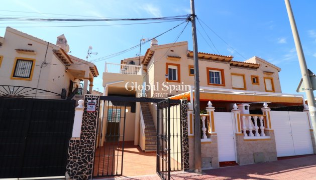 APPARTEMENT - Wederverkoop - Orihuela Costa -
                Punta Prima