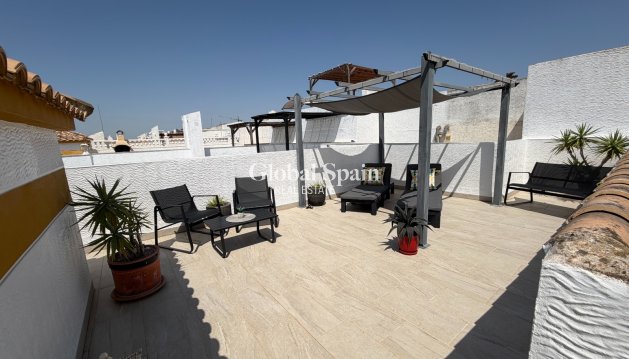APPARTEMENT - Wederverkoop - ORIHUELA -
                Entre Naranjos