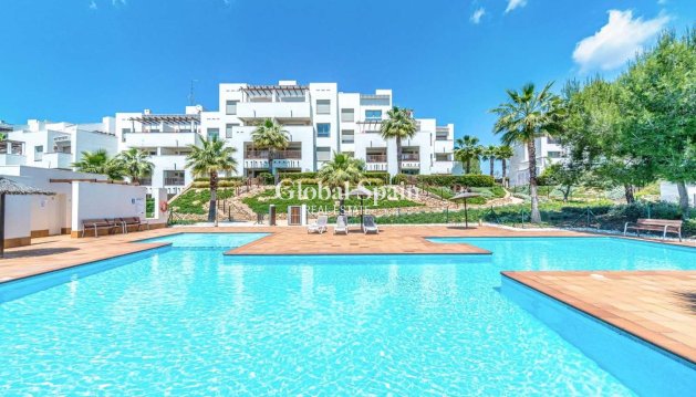 APPARTEMENT - Wederverkoop - ORIHUELA -
                Inland