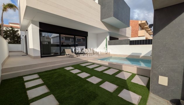 APPARTEMENT - Wederverkoop - PILAR DE LA HORADADA -
                Costa Blanca