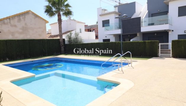 APPARTEMENT - Wederverkoop - PILAR DE LA HORADADA -
                Costa Blanca