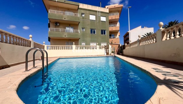 APPARTEMENT - Wederverkoop - SAN MIGUEL DE SALINAS -
                Inland