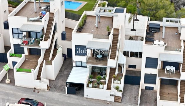 APPARTEMENT - Wederverkoop - SAN MIGUEL DE SALINAS -
                Inland