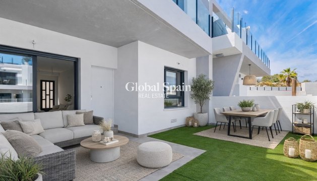 APPARTEMENT - Wederverkoop - SAN MIGUEL DE SALINAS -
                Inland