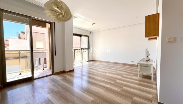 APPARTEMENT - Wederverkoop - SANTA POLA -
                Costa Blanca