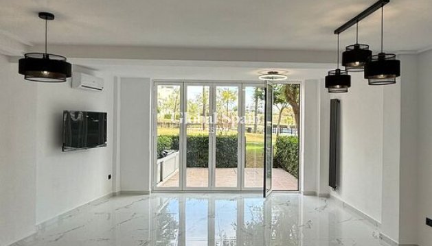 APPARTEMENT - Wederverkoop - SUCINA -
                Inland