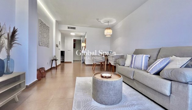 APPARTEMENT - Wederverkoop - TORREVIEJA -
                Acequion