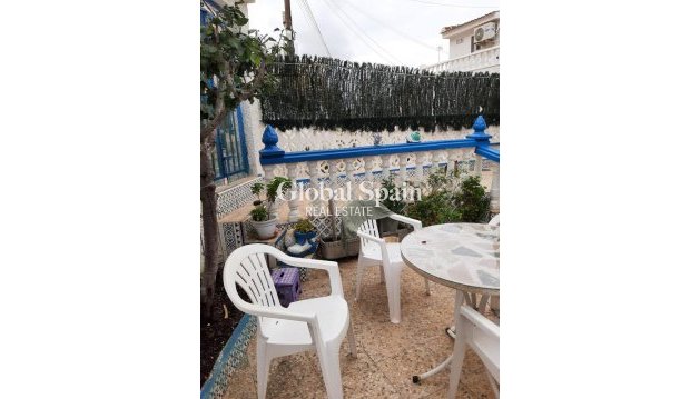 APPARTEMENT - Wederverkoop - TORREVIEJA -
                Cabo Cervera