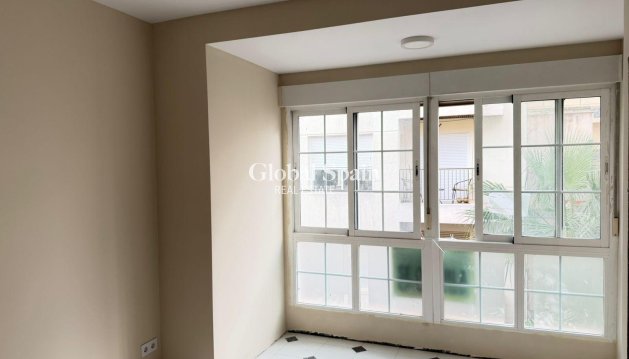 APPARTEMENT - Wederverkoop - TORREVIEJA -
                Center