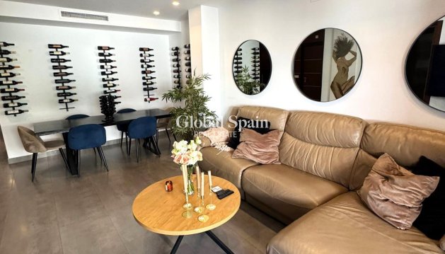 APPARTEMENT - Wederverkoop - TORREVIEJA -
                Center