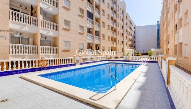 APPARTEMENT - Wederverkoop - TORREVIEJA -
                Center