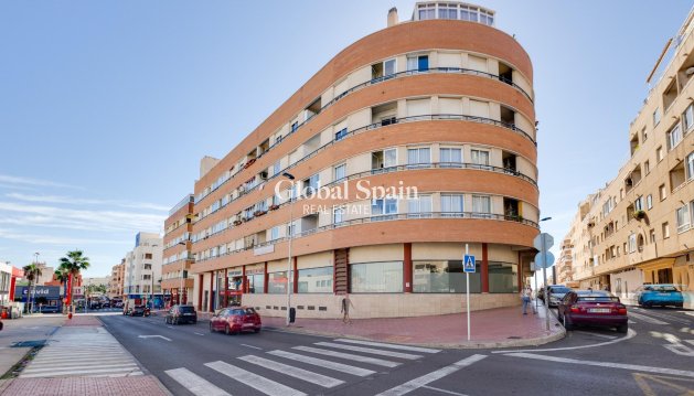 APPARTEMENT - Wederverkoop - TORREVIEJA -
                Center