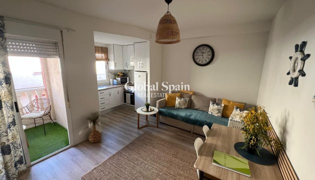 APPARTEMENT - Wederverkoop - TORREVIEJA -
                Center
