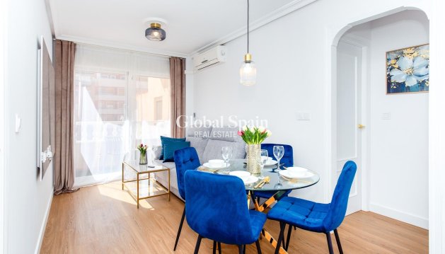 APPARTEMENT - Wederverkoop - TORREVIEJA -
                Center