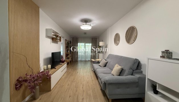 APPARTEMENT - Wederverkoop - TORREVIEJA -
                Center