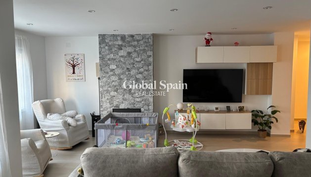 APPARTEMENT - Wederverkoop - TORREVIEJA -
                Center