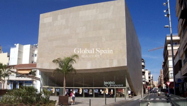 APPARTEMENT - Wederverkoop - TORREVIEJA -
                Center