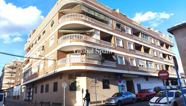APPARTEMENT - Wederverkoop - TORREVIEJA -
                Center