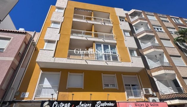 APPARTEMENT - Wederverkoop - TORREVIEJA -
                Center