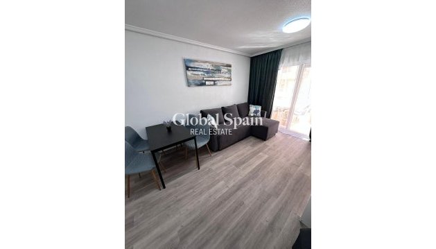 APPARTEMENT - Wederverkoop - TORREVIEJA -
                Centro - Muelle Pesquero