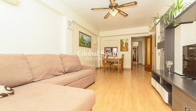 APPARTEMENT - Wederverkoop - TORREVIEJA -
                Centro-Muelle Pesquero