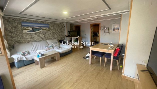 APPARTEMENT - Wederverkoop - TORREVIEJA -
                Costa Blanca