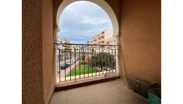 APPARTEMENT - Wederverkoop - TORREVIEJA -
                Costa Blanca