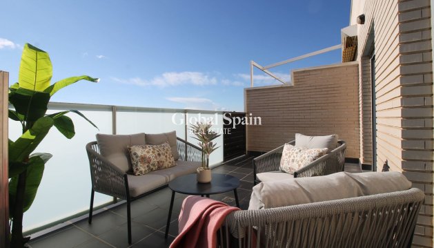 APPARTEMENT - Wederverkoop - TORREVIEJA -
                Costa Blanca