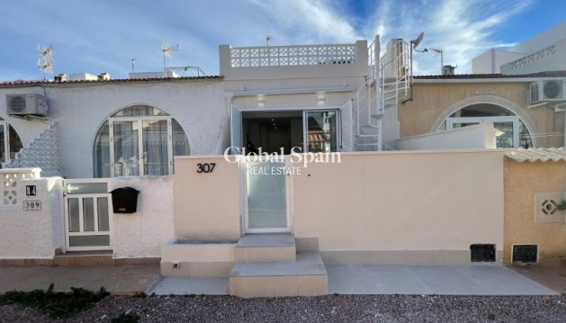 APPARTEMENT - Wederverkoop - TORREVIEJA -
                Costa Blanca