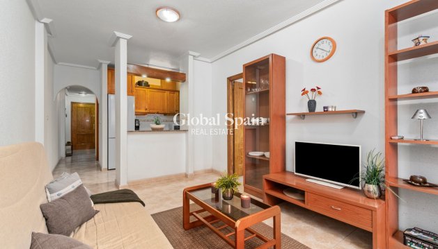 APPARTEMENT - Wederverkoop - TORREVIEJA -
                Costa Blanca