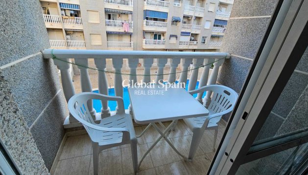 APPARTEMENT - Wederverkoop - TORREVIEJA -
                Costa Blanca