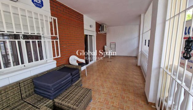 APPARTEMENT - Wederverkoop - TORREVIEJA -
                Costa Blanca